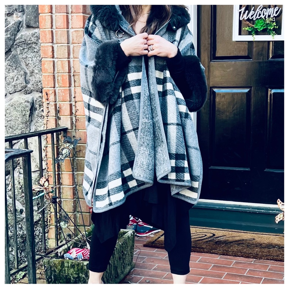 #47 Boho Fabulous Plaid Fur Trim Hooded Oversized Cozy Jacket Poncho - Picture 4 of 11